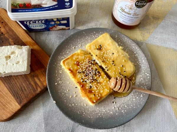 Feta saganaki z miodem Oliwowo